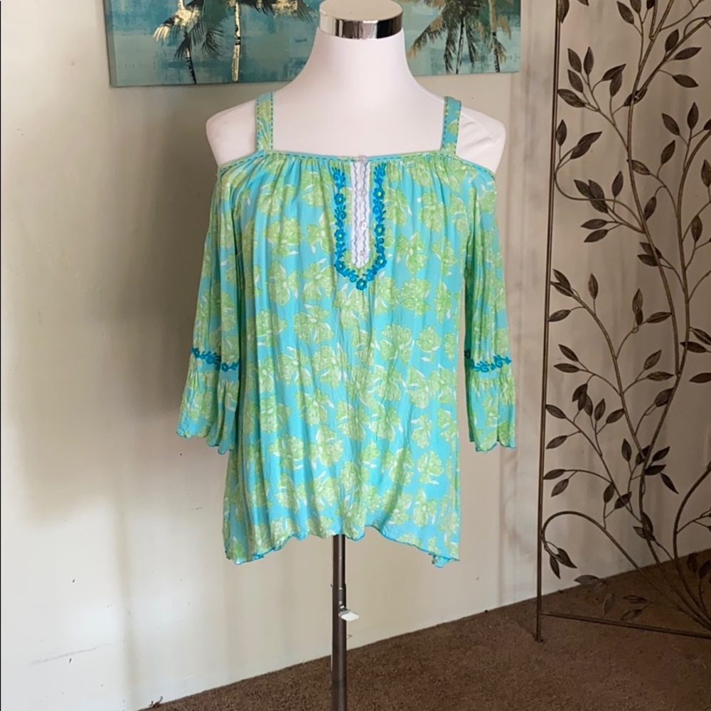 Long sleeve cold shoulder blouse